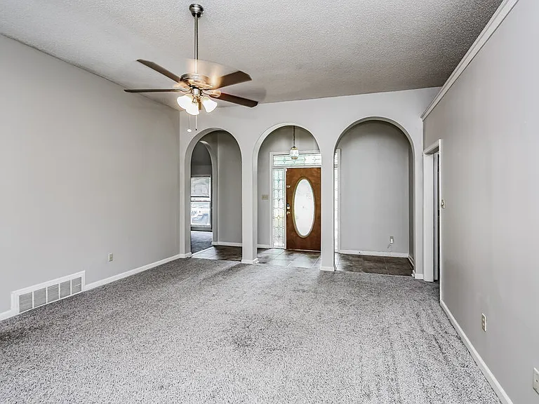 8730 Raspberry Ln — Photo 5