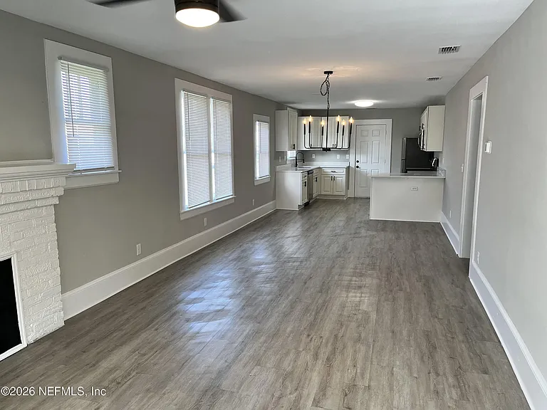 2105 Gilmore St — Photo 3