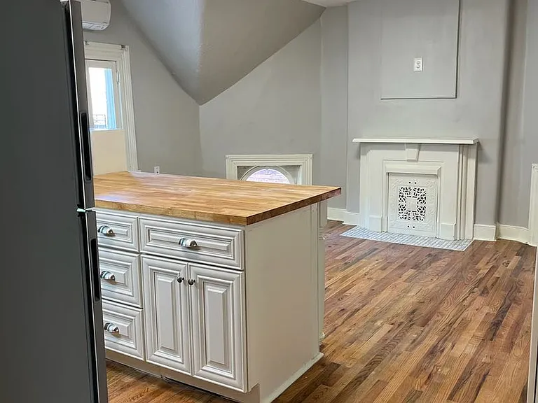 GHP 11-109 W Ormsby — Photo 2