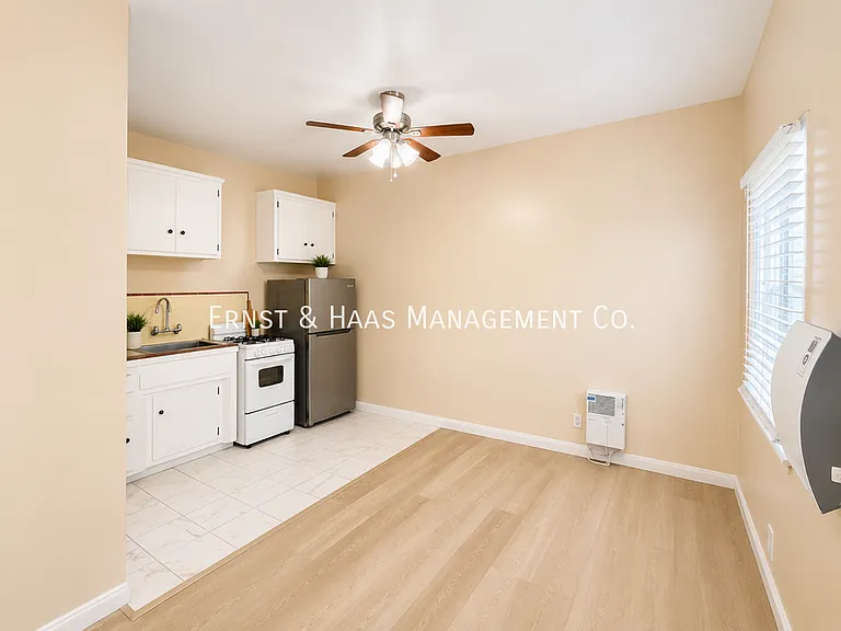 1641 Loma Ave #8 — Photo 3