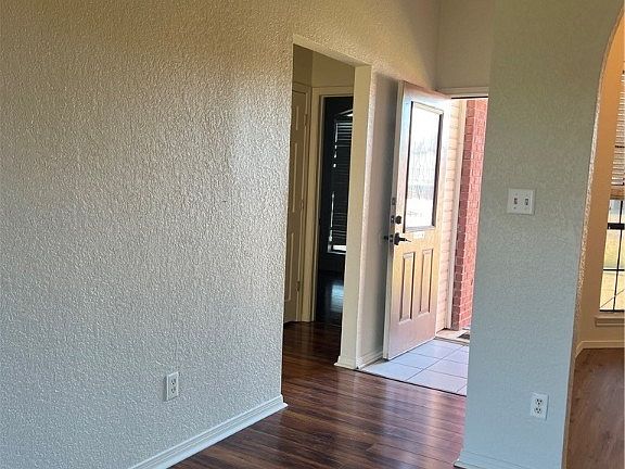 4th image of 2203 Amethyst Dr