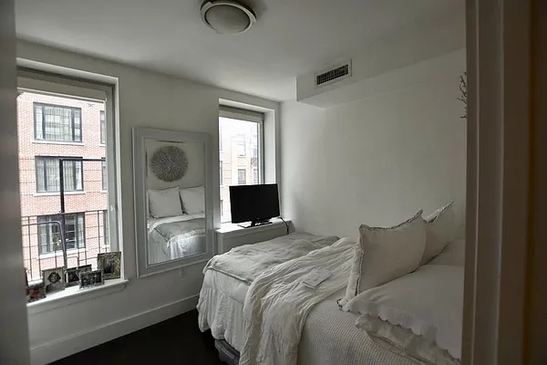 Rented by REAL New York | media 24