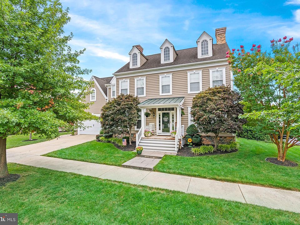 1st image of 247 Wickerberry Dr