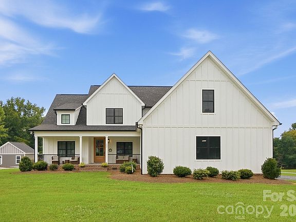 2nd image of 257 Glenwood Dr
