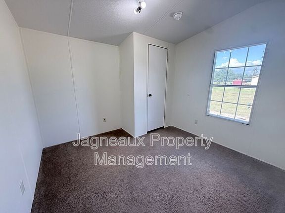 3rd image of 840 Sim Portie Rd