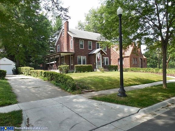 2nd image of 3311 Woods Ave