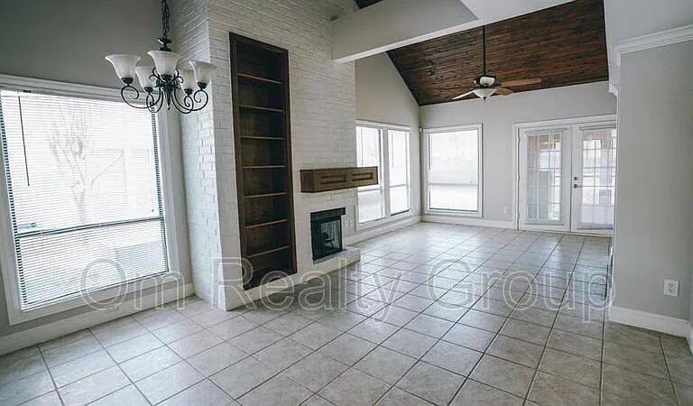 4144 Greystone Way #104 — Photo 15