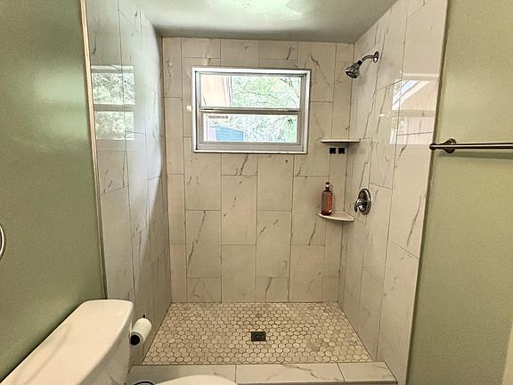 5th image of 8830 W Broad St APT B