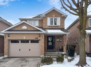 444 Flanagan Ct, Newmarket, ON L3X2E9