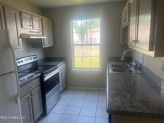 3rd image of 1723 James Buchanan Dr