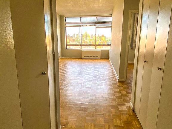 5th image of 225 W 83rd St APT 16B