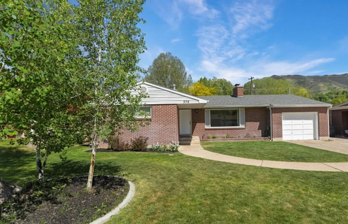 376 Lauralin Dr — Photo 1