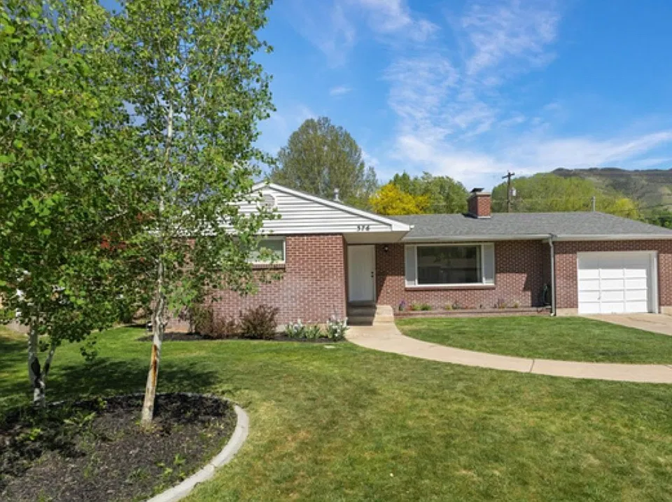 376 Lauralin Dr #1