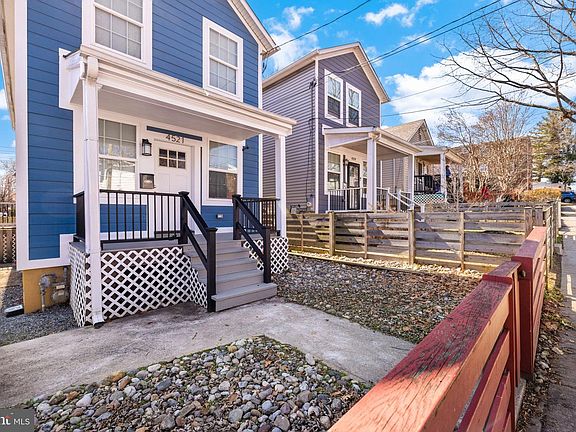 2nd image of 4521 Clay St NE