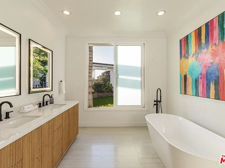 560 Chalette Dr — Photo 20