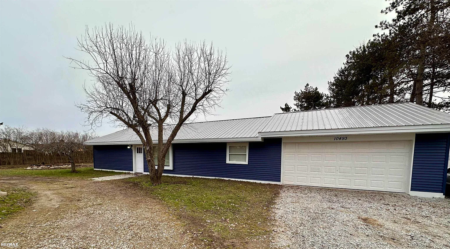 10493 Dunn Rd photo 1