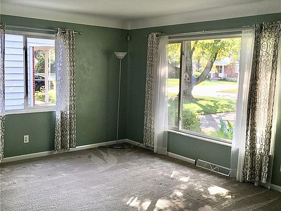 2nd image of 1649 Carmelle Ct