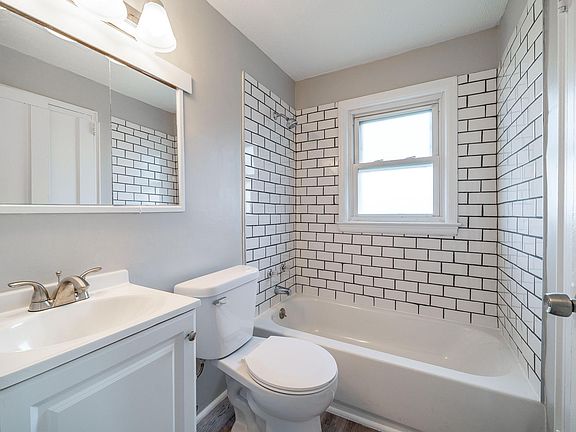 5th image of 2424 Vendome Dr