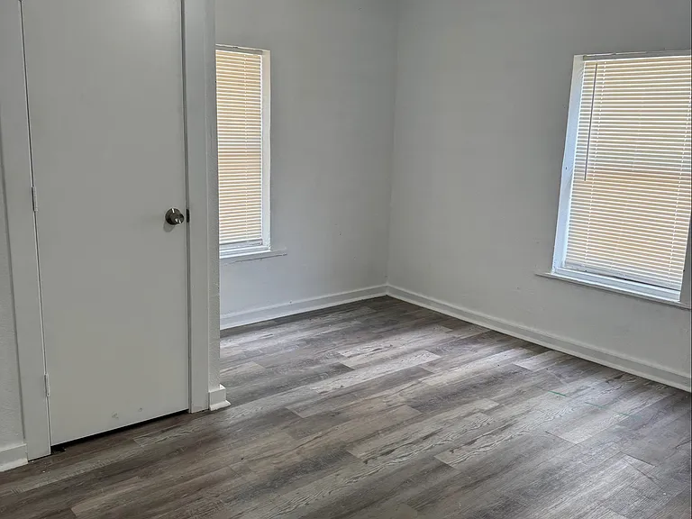 1513 Nevada St — Photo 2