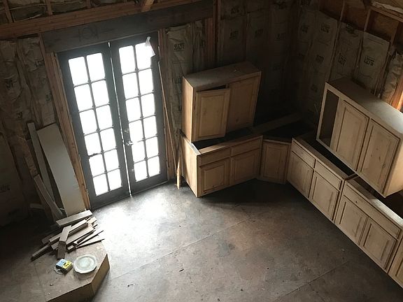 3rd image of 19175 Dogwood Cir