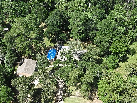 3rd image of 26078 Lakeview Dr