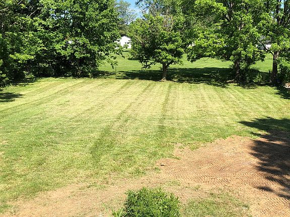4th image of 624 Richardson Ln
