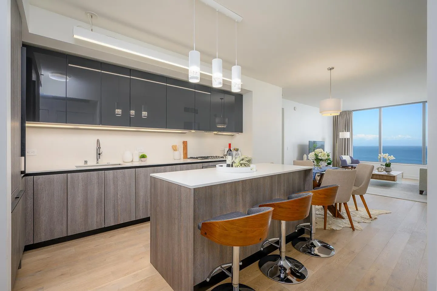 201 Folsom St — Photo 1
