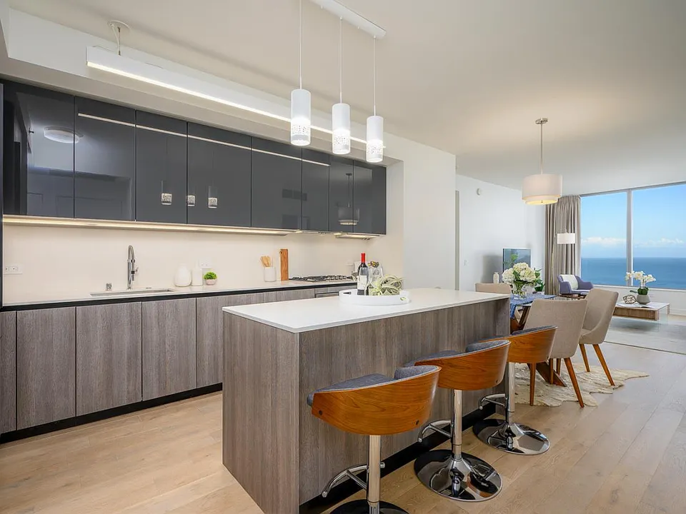 201 Folsom St #23F
