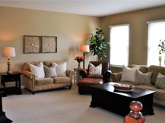 3rd image of 327 Marshall Heights Dr