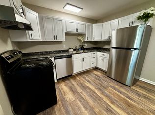 910 W Badger Rd APT 4, Madison, WI 53713