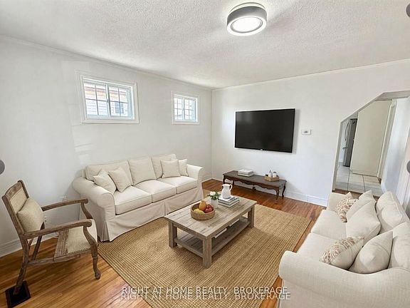 3rd image of 44 Cumming St