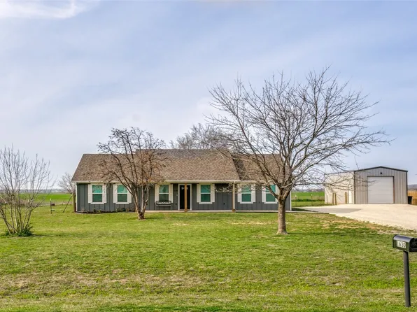 1630 E Cherry Ct, Cleburne, TX 76031