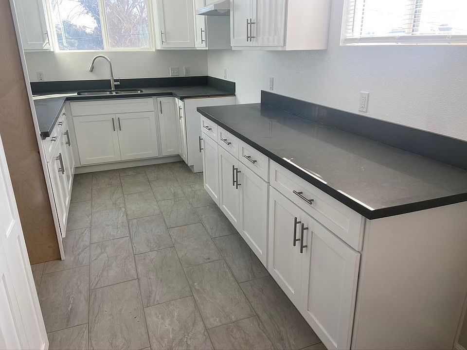 1st image of 12600 S Figueroa St #2