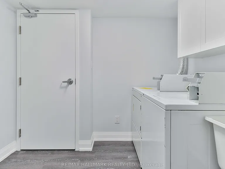 880 College St #BASEMENT — Photo 14