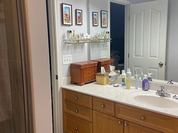 4th image of 3442 Regency Park Dr