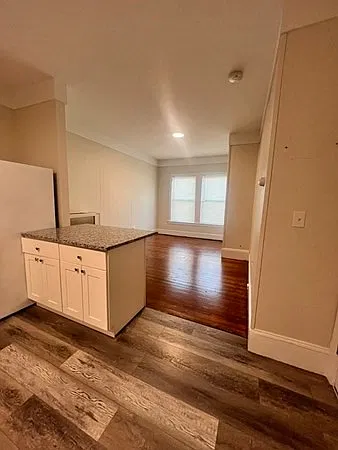 1 bed, 500 sqft, $1,800 — Photo 2