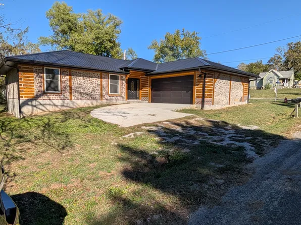 613 E Main Street, Humansville, MO 65674
