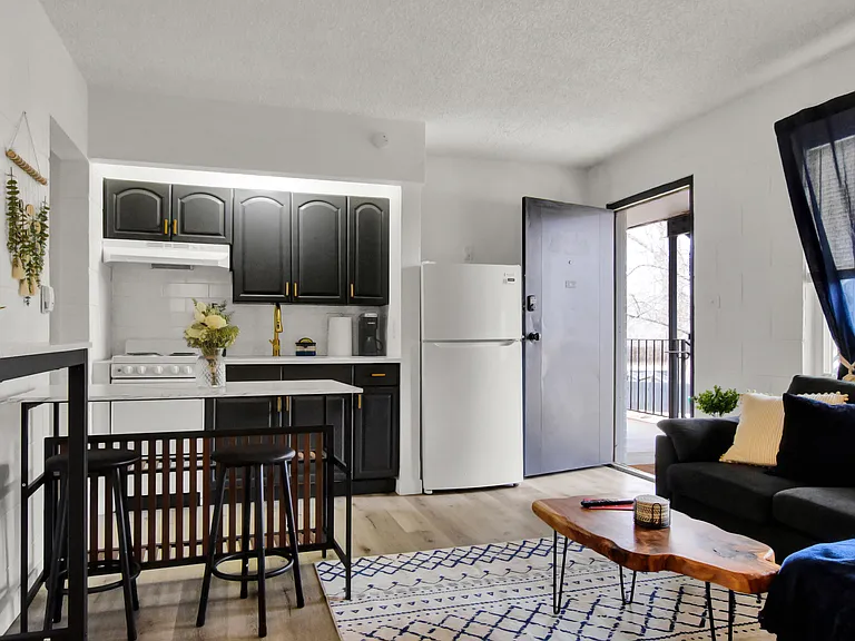 Ivy At Cheyenne Creek — Photo 19