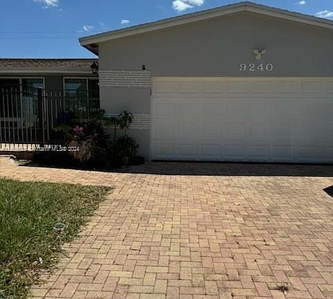 4th image of 9240 SW 55th St