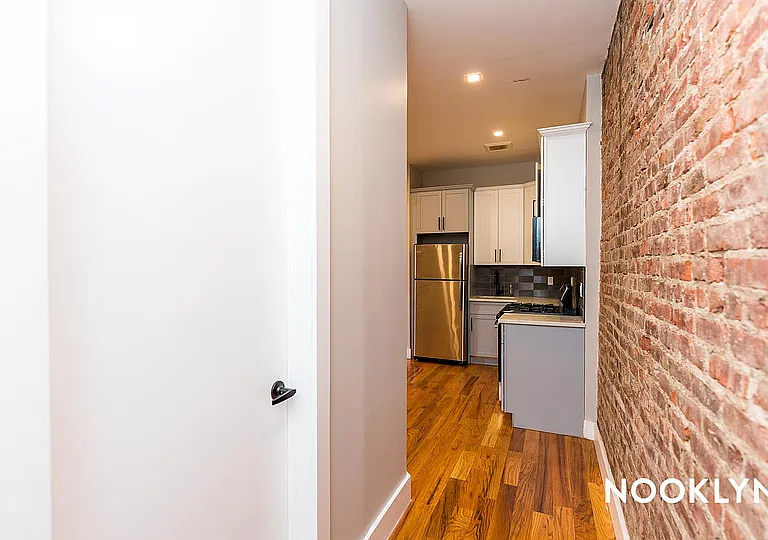 566 Maple St #2F — Photo 5