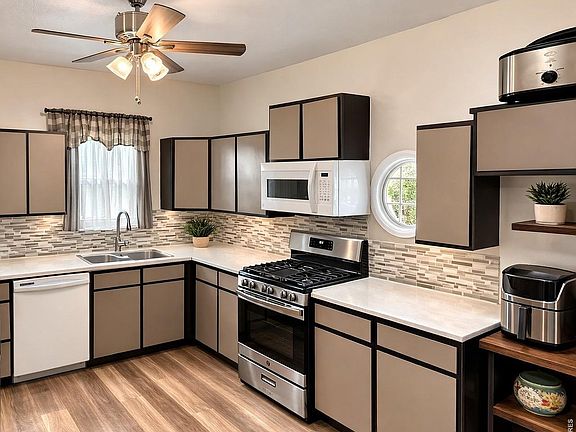 5th image of 426 Deuel St