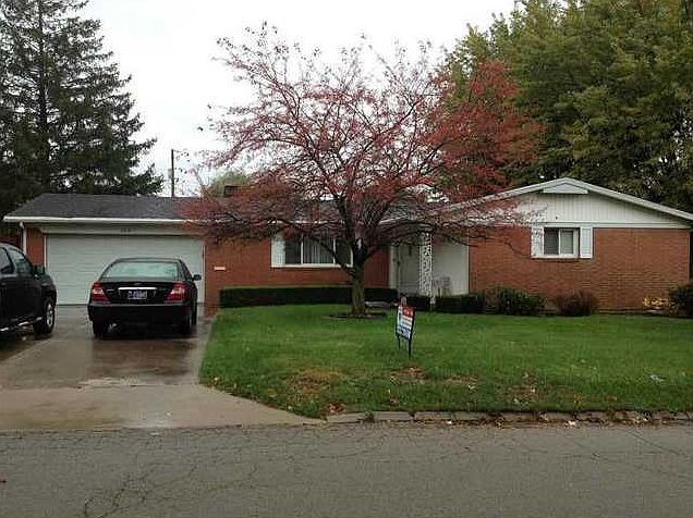 1st image of 322 E 4th St