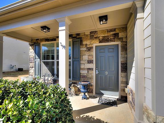4th image of 9 Caswell Ln