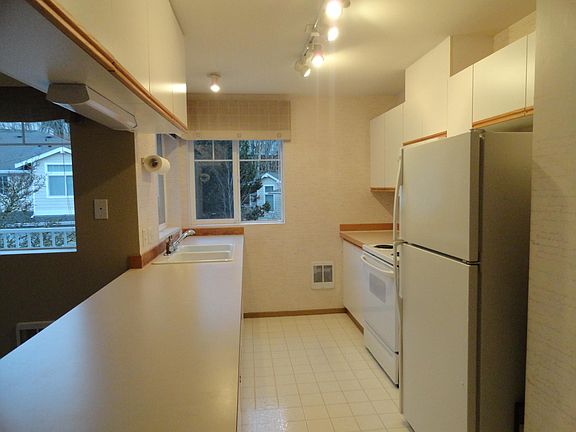 5th image of 21920 42nd Ave S Unit 202