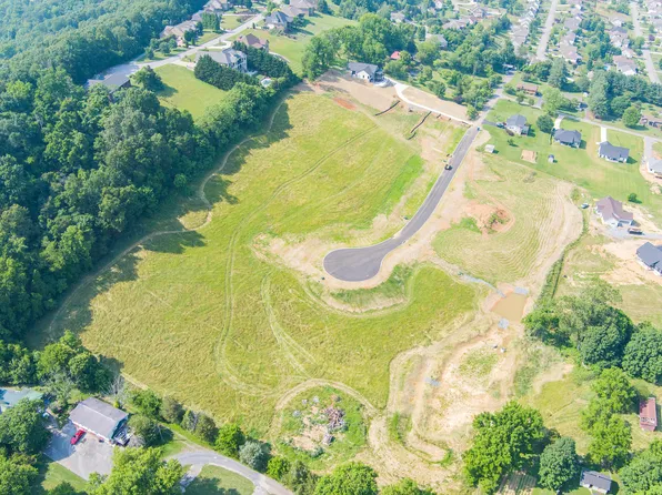 6 Sunset Rd, Johnson City, TN 37615