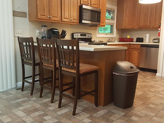 Kitchen Breakfast Bar