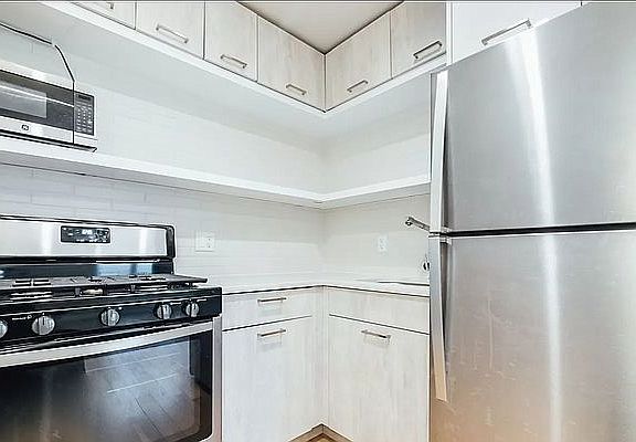 3rd image of 200 Clifton Pl #1C