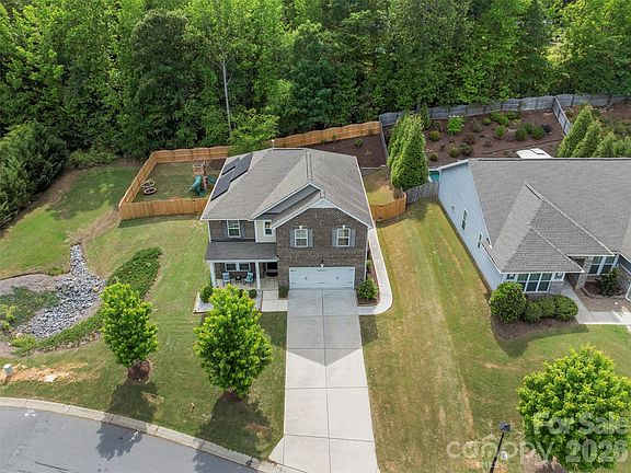 2nd image of 3043 Carriage Oak Way