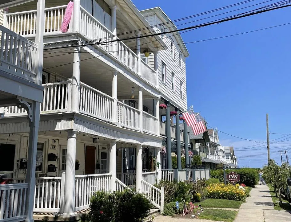 29 Webb Ave #2