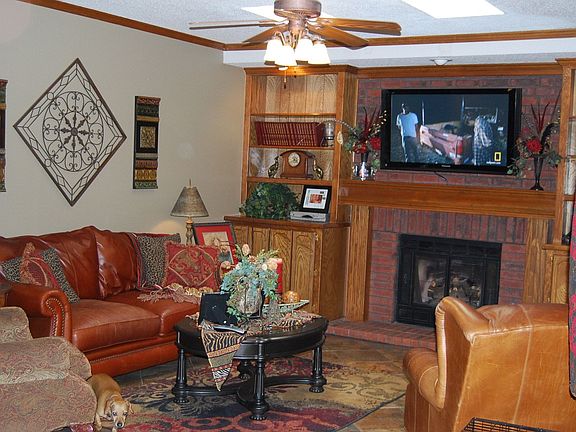 2nd image of 18508 Bur Oak Dr